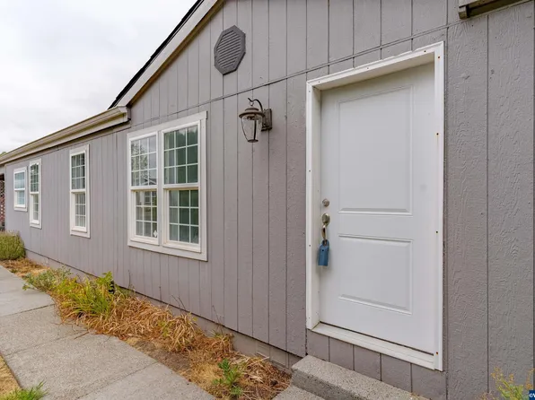 5186 Springfield Ct N, Keizer, OR 97303