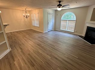 3475 Forestdale Dr APT 2B, Burlington, NC 27215