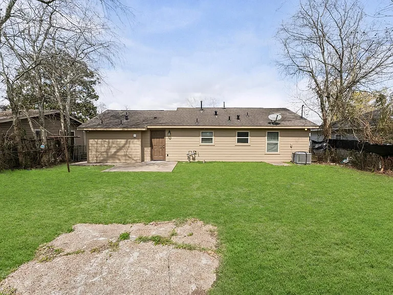 5646 Belmark St — Photo 17