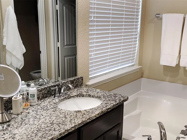 9821 Prairie Dog Ln — Photo 17