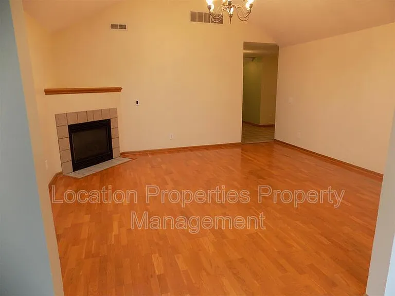 4963 Stoneback Dr W — Photo 8