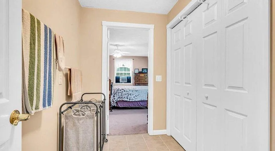 4 bed, 2000 sqft, $2,800 — Photo 2