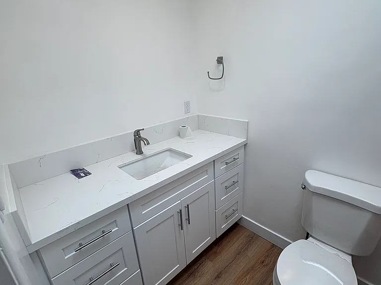 1115 N Flores St #8 — Photo 8