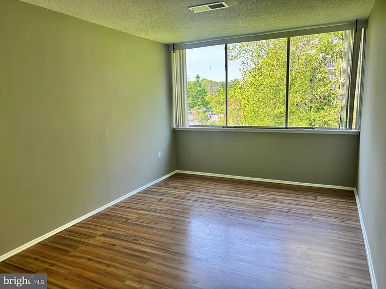 1832 Metzerott Rd #403 — Photo 9