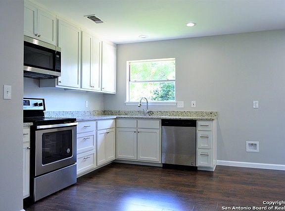 5th image of 3602 Greenleaf Dr