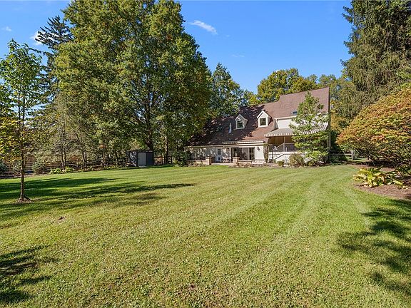 2nd image of 411 Woodland Rd