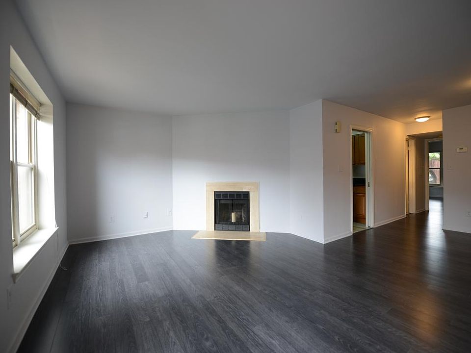 Living room, brand new floor