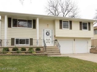 229 S Salem Dr, Schaumburg, IL 60193