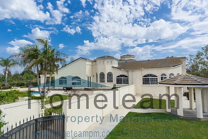 1st image of 4321 Vista Dr