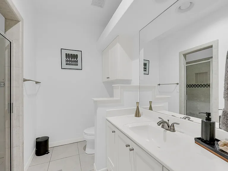 612 E Thornhill Ave — Photo 5