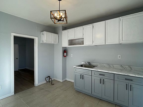2nd image of 86 Wilson Pl #2
