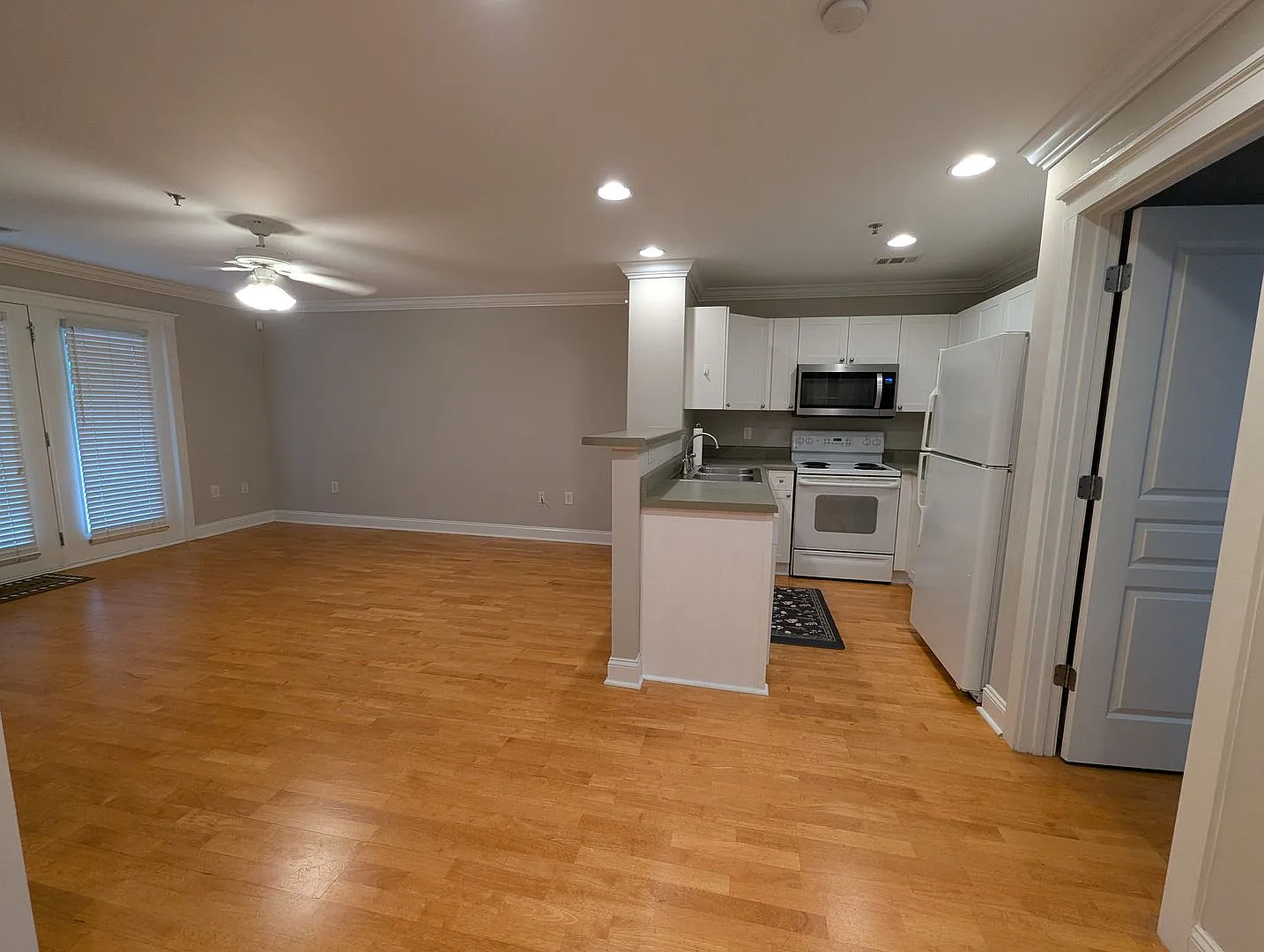 3 Bed/3 Bath Apartment in the Woodlands Community w/ Resort-Style Amenities — Photo 4