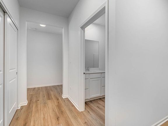 4th image of 14226 Heritage Way