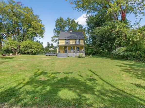 12 Rough Lane, Poughquag, NY 12570