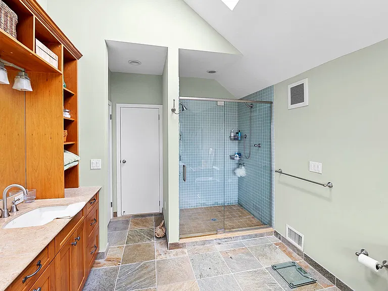 10 Atterbury Rd — Photo 15