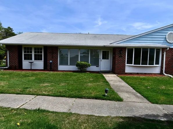 1098A Argyll Cir, Lakewood, NJ 08701