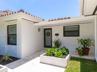 422 Madeira Ave, Coral Gables, FL 33134