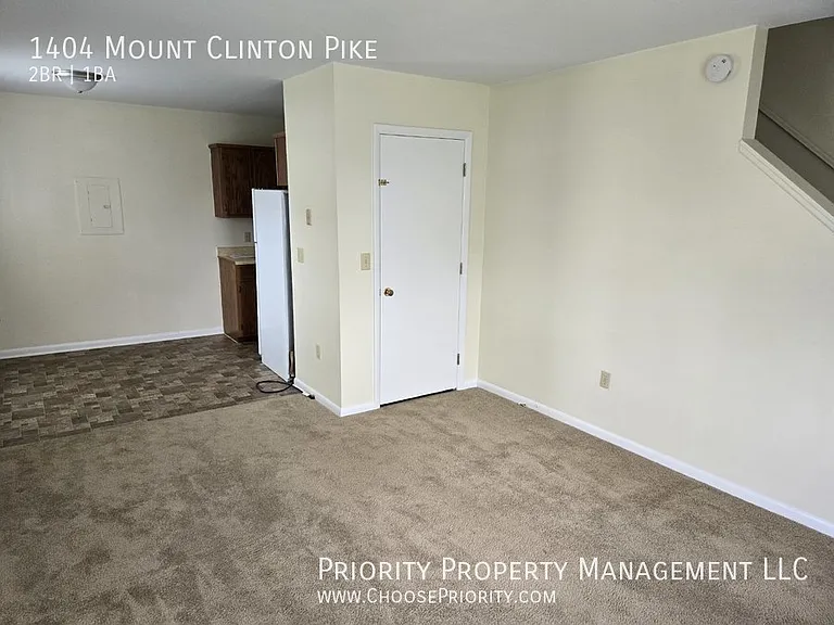 1404 Mount Clinton Pike — Photo 2