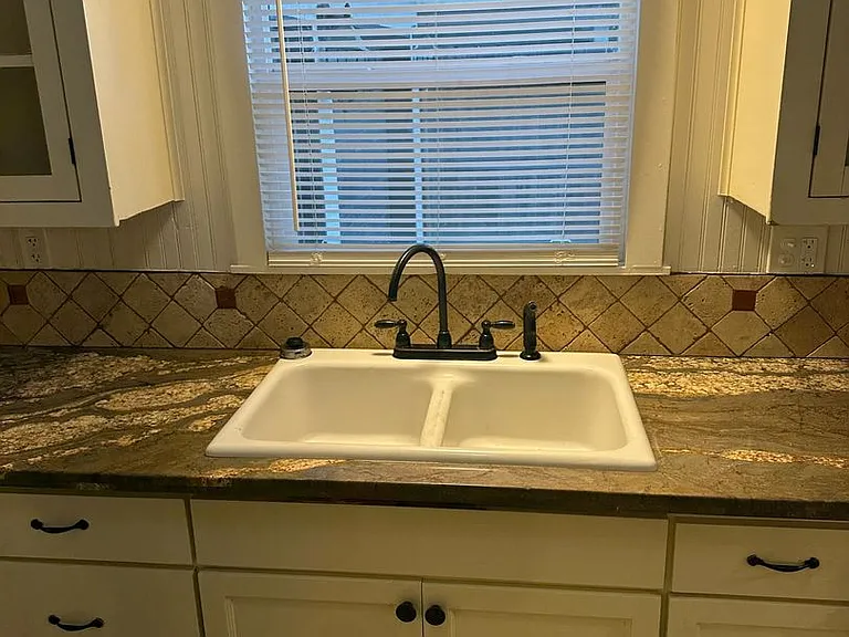 1705 W Noble Ave — Photo 31