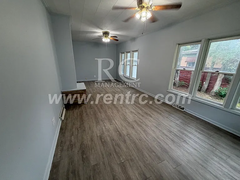 303 E 12th St #W — Photo 6