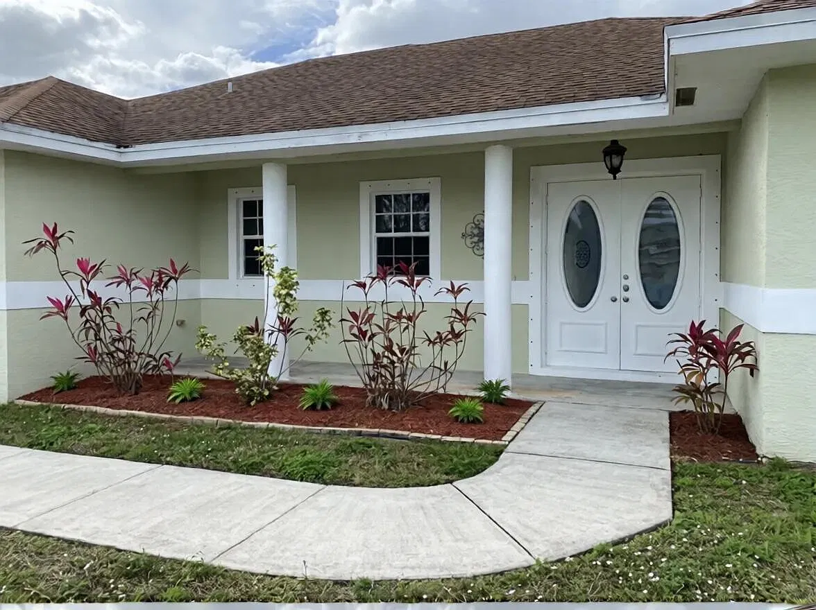 3 bed, 2.0 bath, 1865 sqft, $2,600 — Photo 2