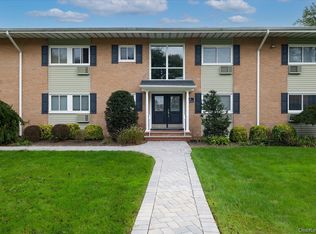 41 Mildred Place #3B, North Babylon, NY 11703