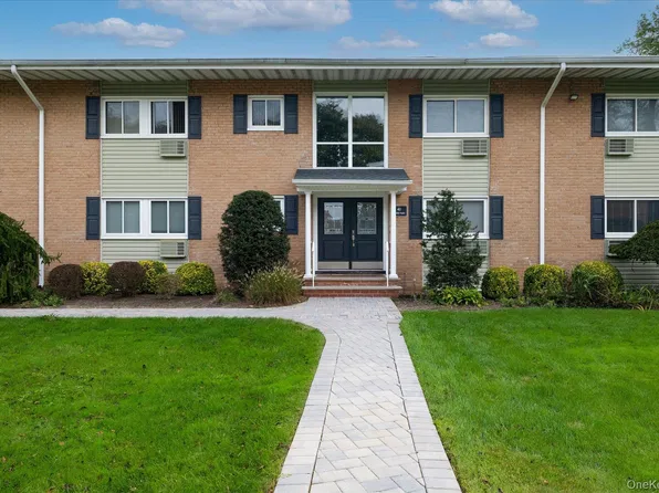 41 Mildred Place #3B, North Babylon, NY 11703