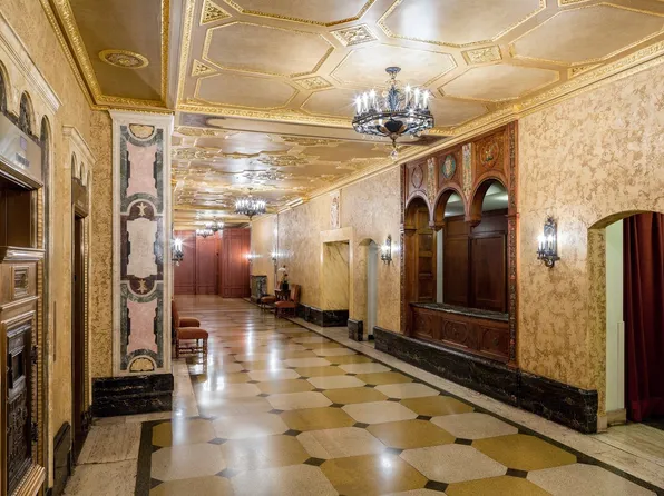 24 Fifth Avenue image 8 of 15