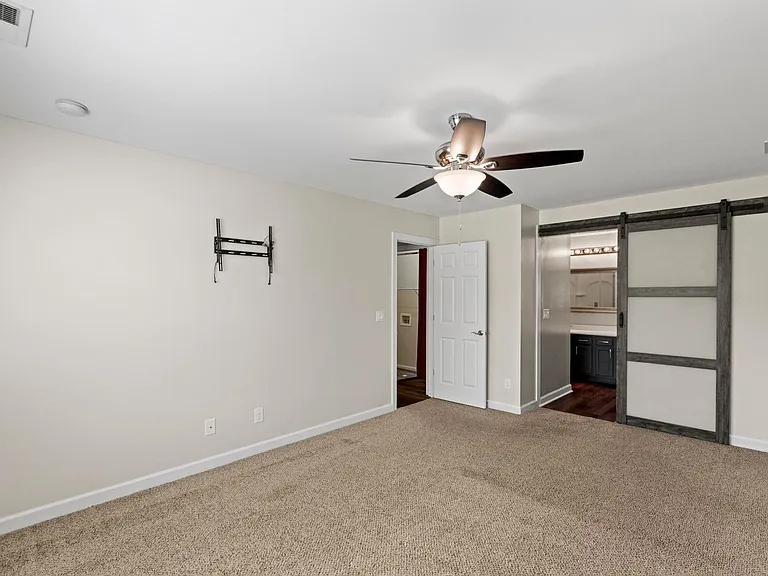 400 Mossy Oak Ln — Photo 10