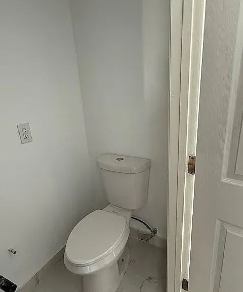 10604 Hickory St — Photo 3
