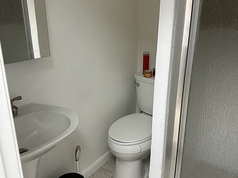 1813 Arcola Ave — Photo 4