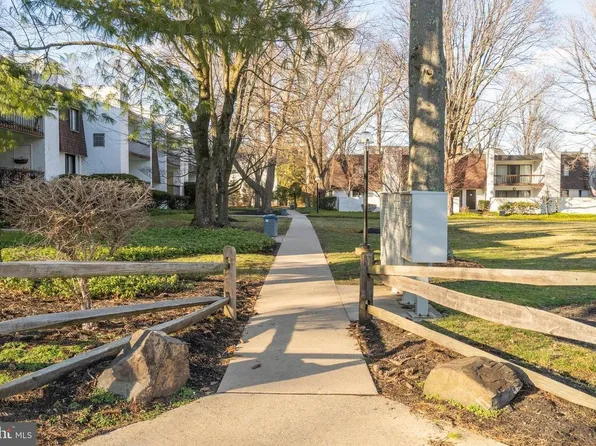 20 Dougherty Blvd APT J3, Glen Mills, PA 19342