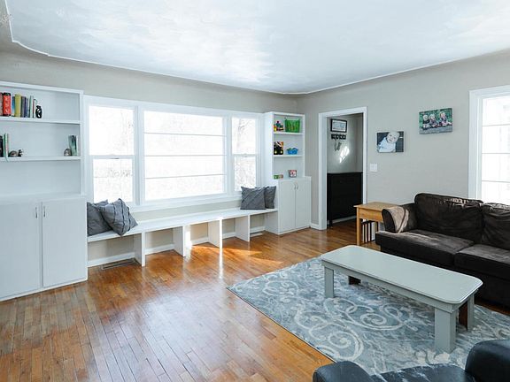 1892 Capital Ave SW-104