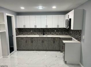 36 Highland St, Paterson, NJ 07524