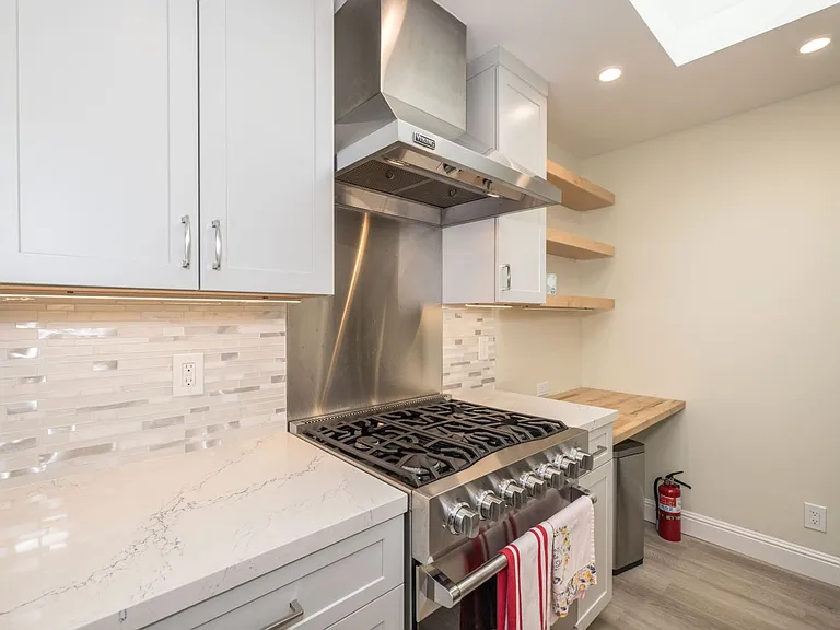 1009 S Norfolk St — Photo 17