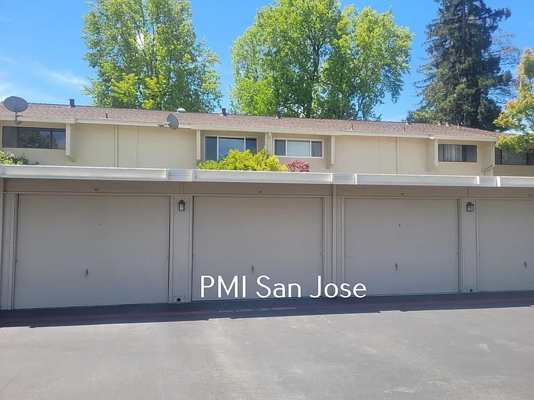 1260 Crescent Ter — Photo 24