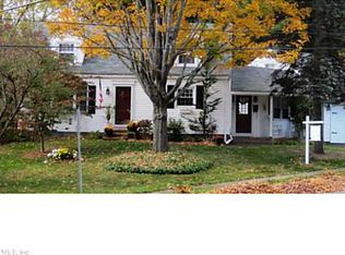 4 Cumpstone Dr, Hamden, CT 06518