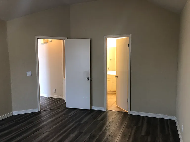 5201 Coppermead Ln — Photo 3