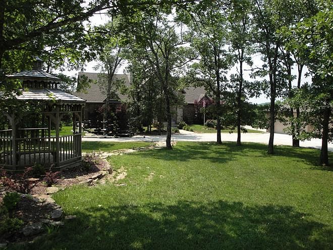 1st image of 1002 Stewart Dr