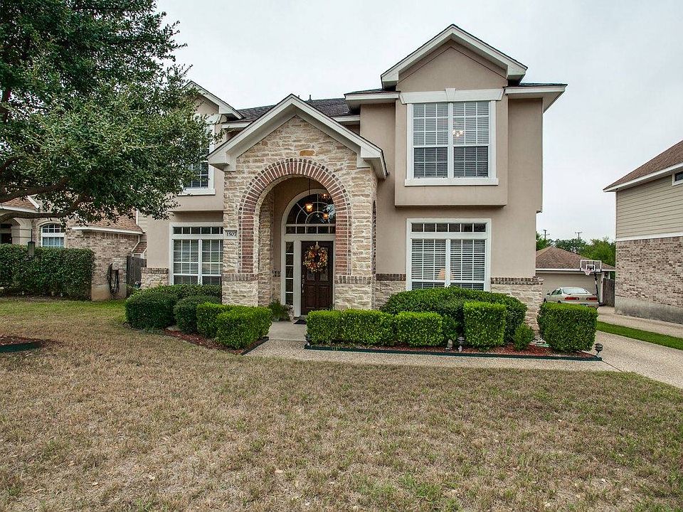 1st image of 1507 Bluff Frst