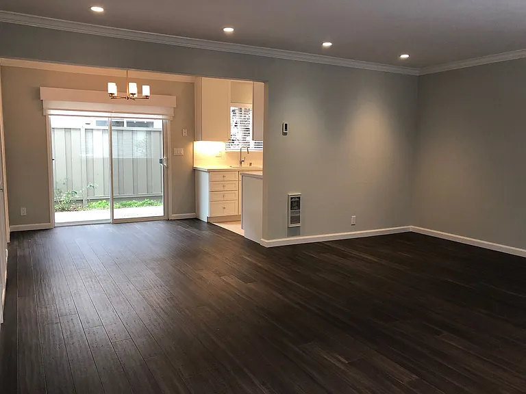 Village Square Townhomes — Photo 28