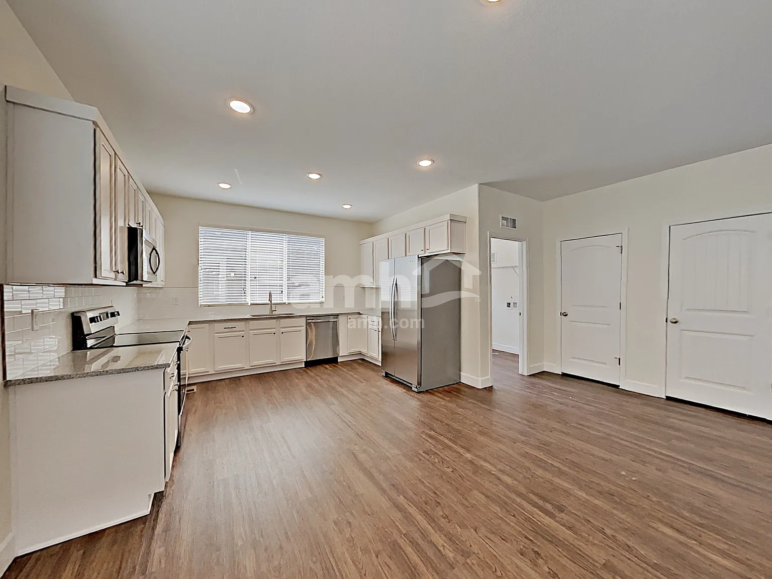 3 bed, 2.5 bath, 1932 sqft, $2,725 — Photo 4