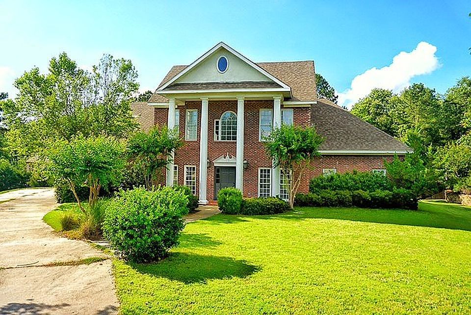 Welcome Home to Reunion 
