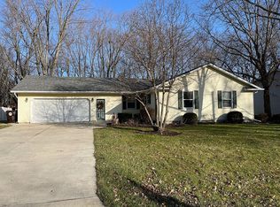 1000 E Cherry St, Le Roy, IL