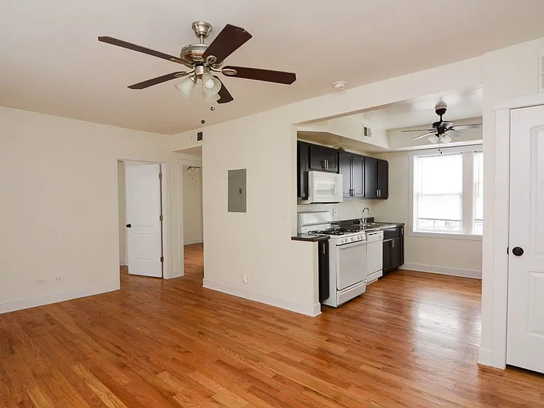 4804 N Avers Ave #202 — Photo 9