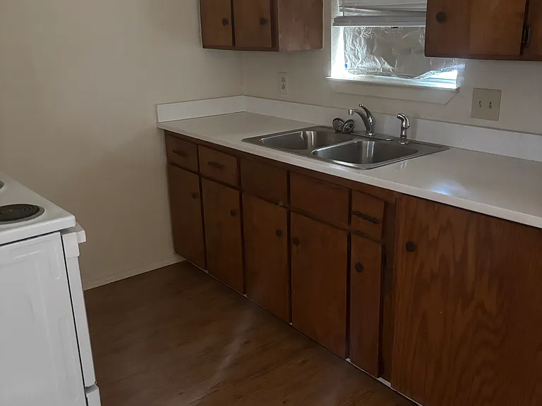 925 N 8th St — Photo 3