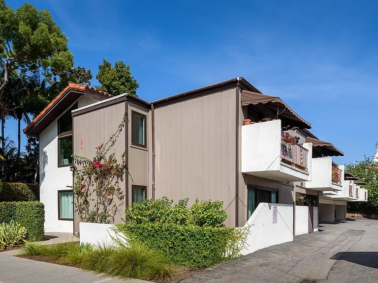 129 E Micheltorena St #6 — Photo 10