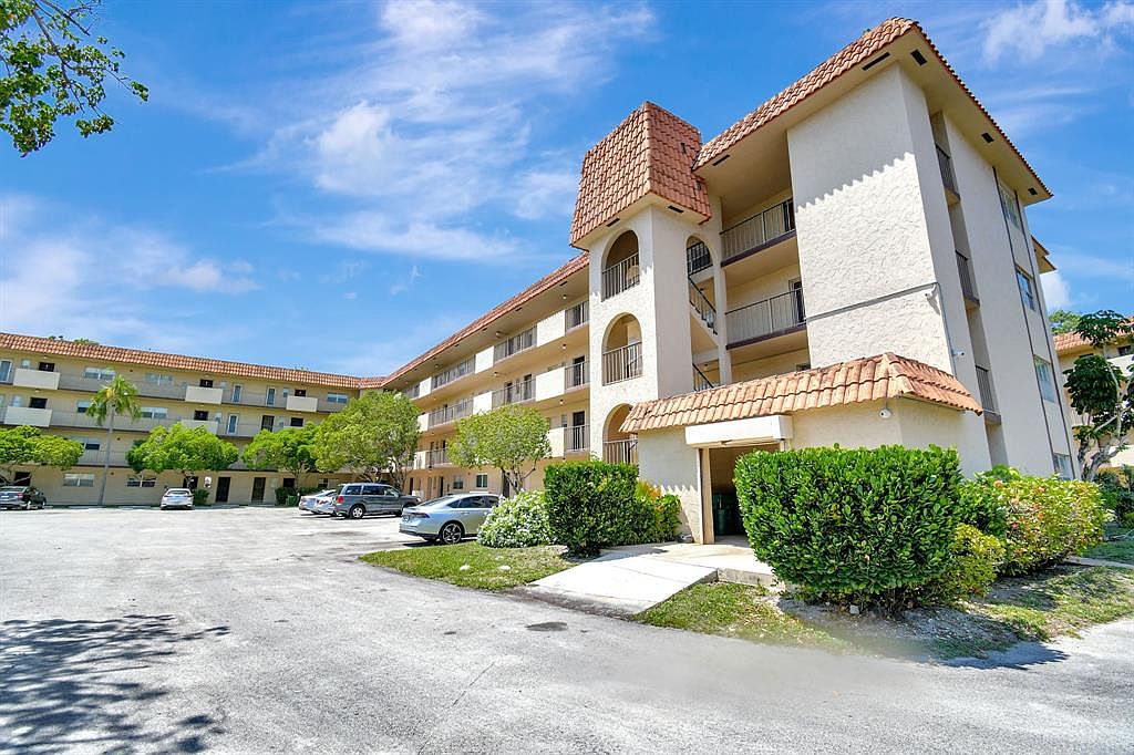 6201 N Falls Circle Dr #207