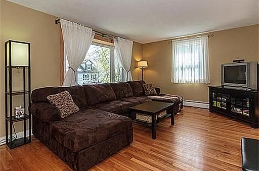 5th image of 44 Beacon St