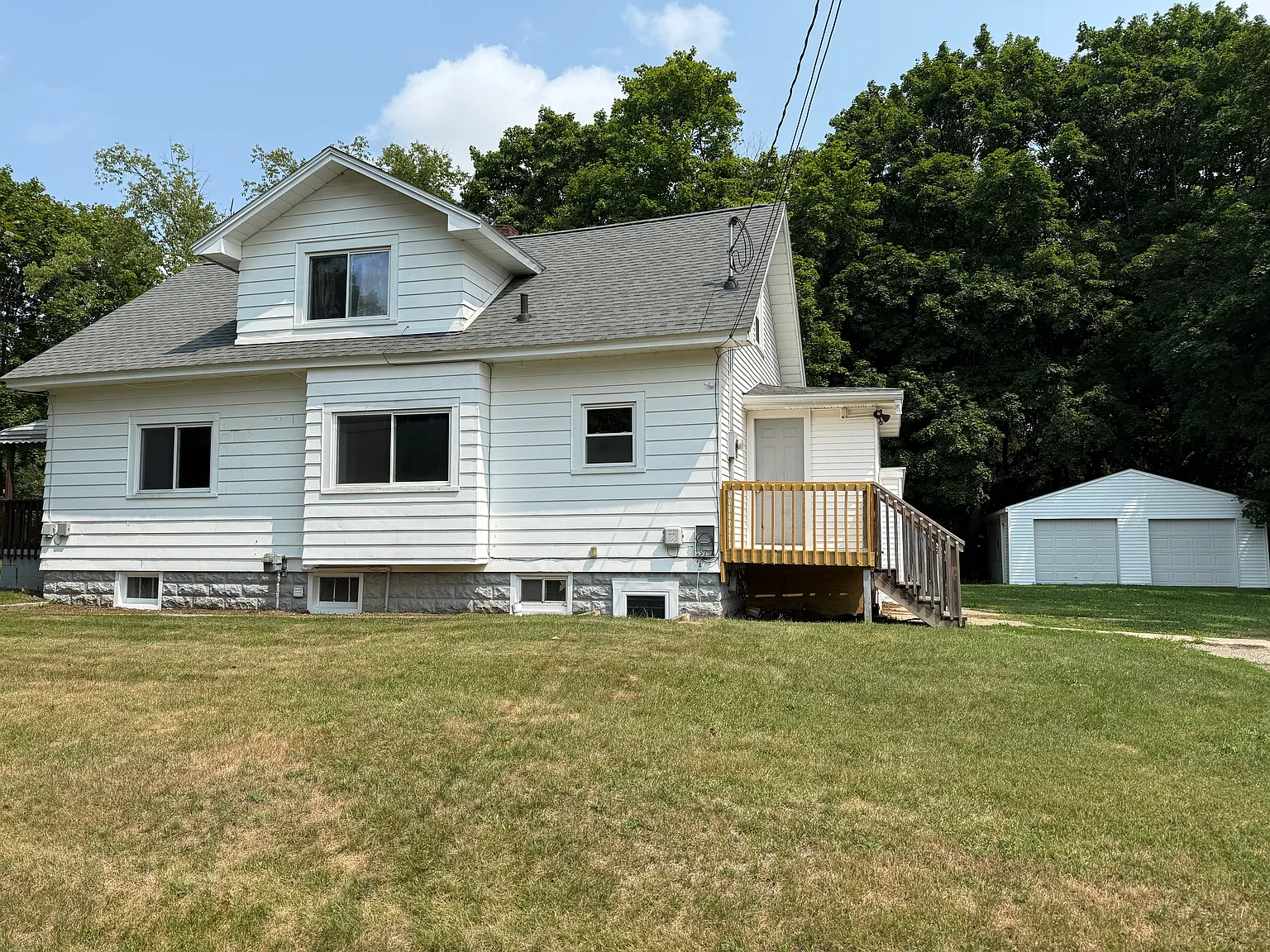 2 bed, 1100 sqft, $1,600 — Photo 1